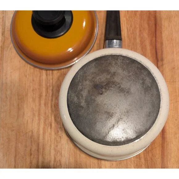 Vintage Strawberry Ceramic Saucepan Funky Retro Lid Kitchen Collectible - Picture 13 of 15